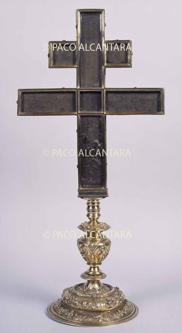 Relicario del Lignum Crucis de Martín el Humano.