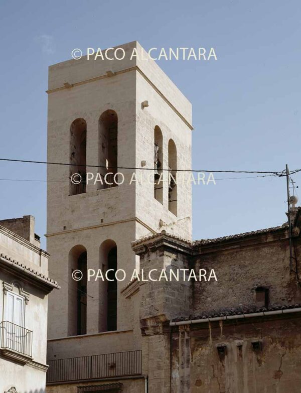 Torre campanario