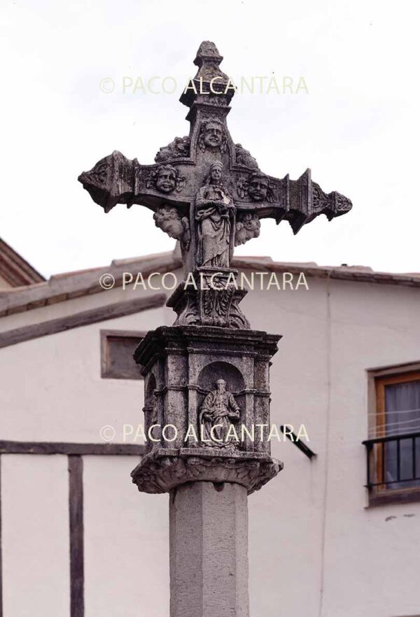 Cruz de la cuesta dels Colomers.Piedra